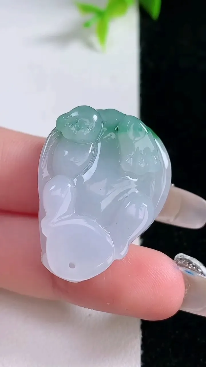 天然A货翡翠龙龟吊坠，尺寸32.3-23-12.8，重量:16.71g
1月30日