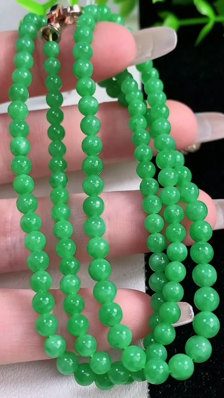 天然A货翡翠圆珠项链，尺寸5-130颗，重量:19.08g1月30日
工厂直销收藏佳品,种好水足，色