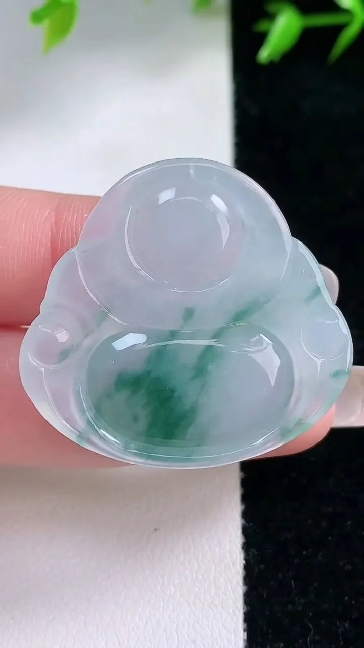 天然A货翡翠种飘花佛公吊坠，尺寸32.4-35-6.4，重量:11.25g
1月30日