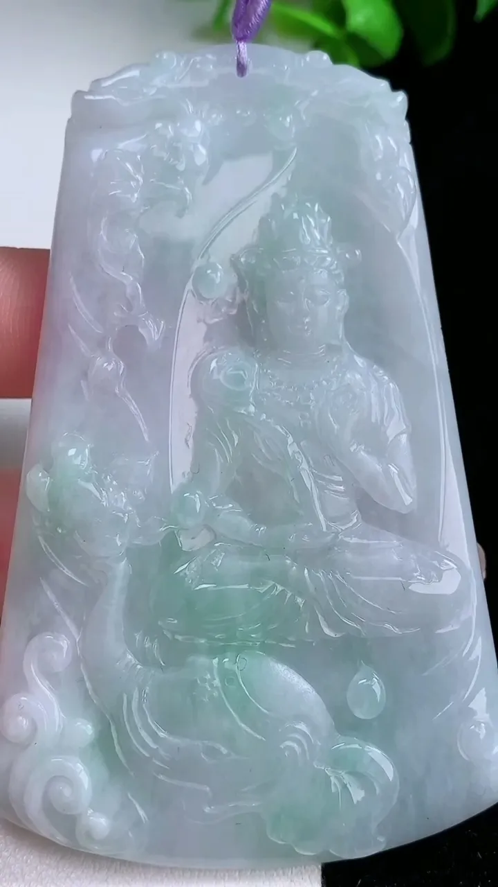 天然A货翡翠普贤菩萨吊坠，尺寸82.4-51.8-5，重量:46.29g
1月30日