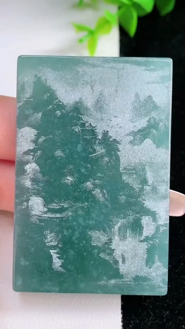 天然A货翡翠阿弥陀佛吊坠，尺寸58.3-38.2-5.2，重量:40.60g
1月30日