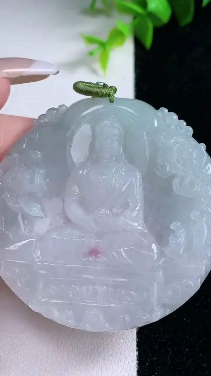 天然A货翡翠大日如来吊坠，尺寸53.6-6.3，重量:37.44g
1月30日