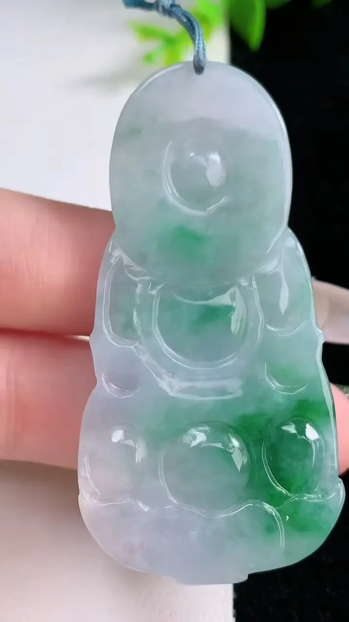 天然A货翡翠观音菩萨吊坠，尺寸59-29.3-6.7，重量:22.25g
1月30日