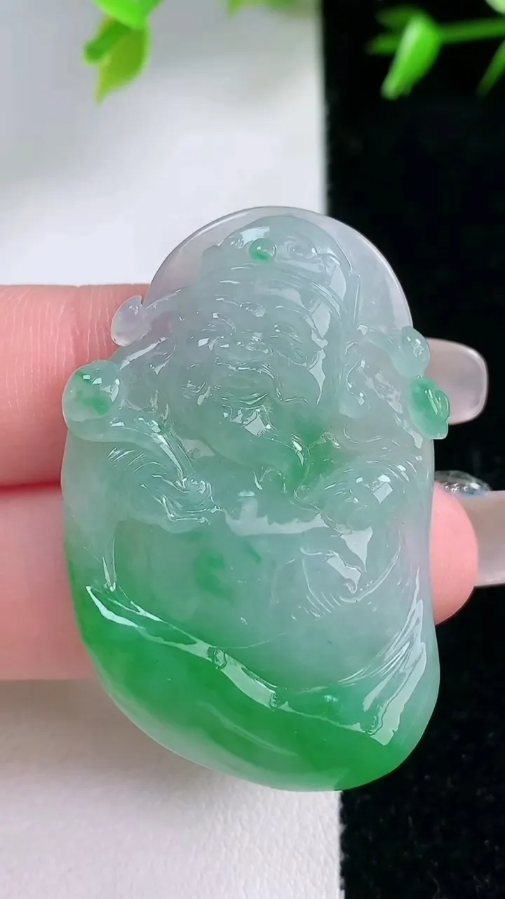 天然A货翡翠财神爷吊坠，尺寸42.7-26.8-6，重量:14.46g
1月30日