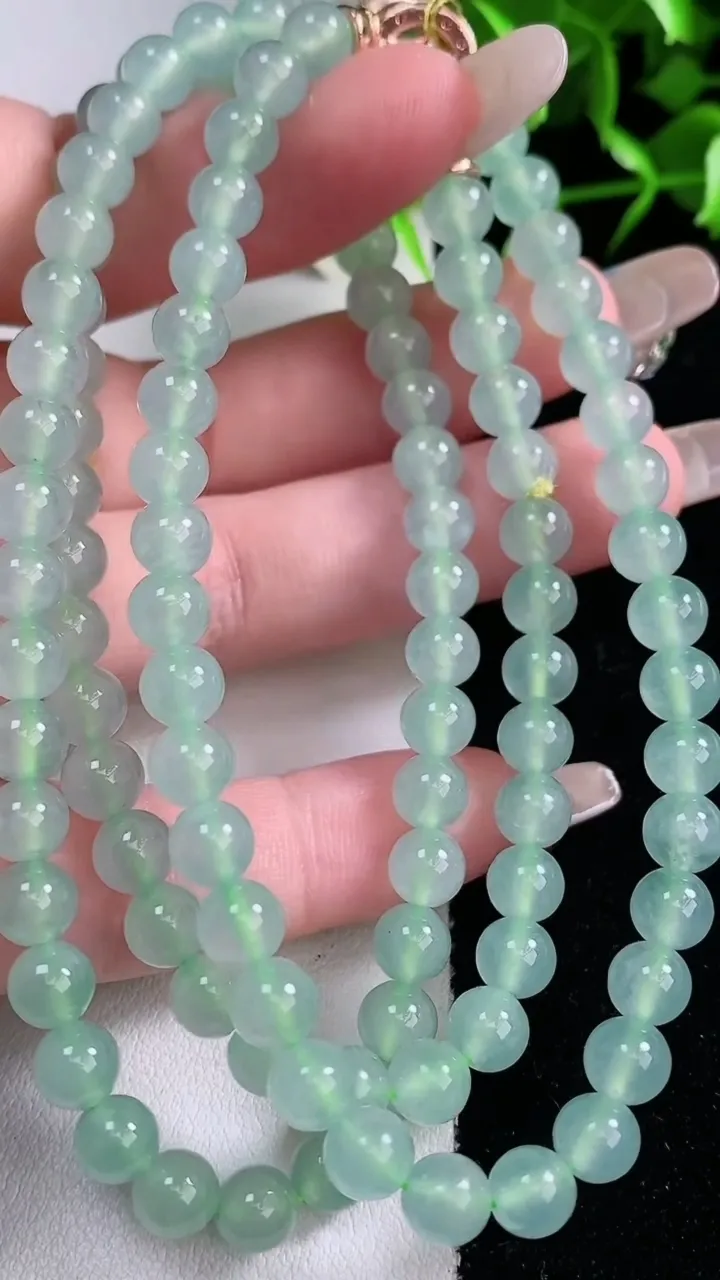 天然A货翡翠圆珠项链，尺寸6-108颗，重量:41.03g
1月30日