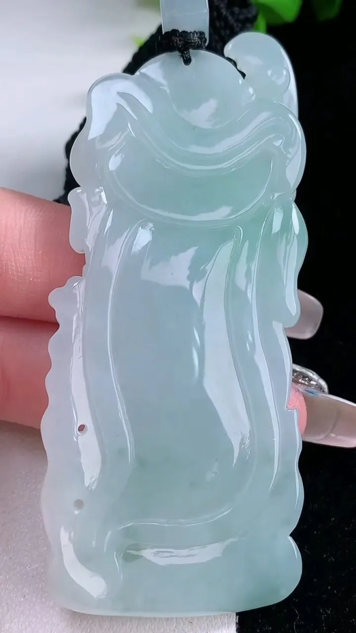 天然A货翡翠关公吊坠，尺寸70.8-30.8-8.6，重量:42.99g
1月30日