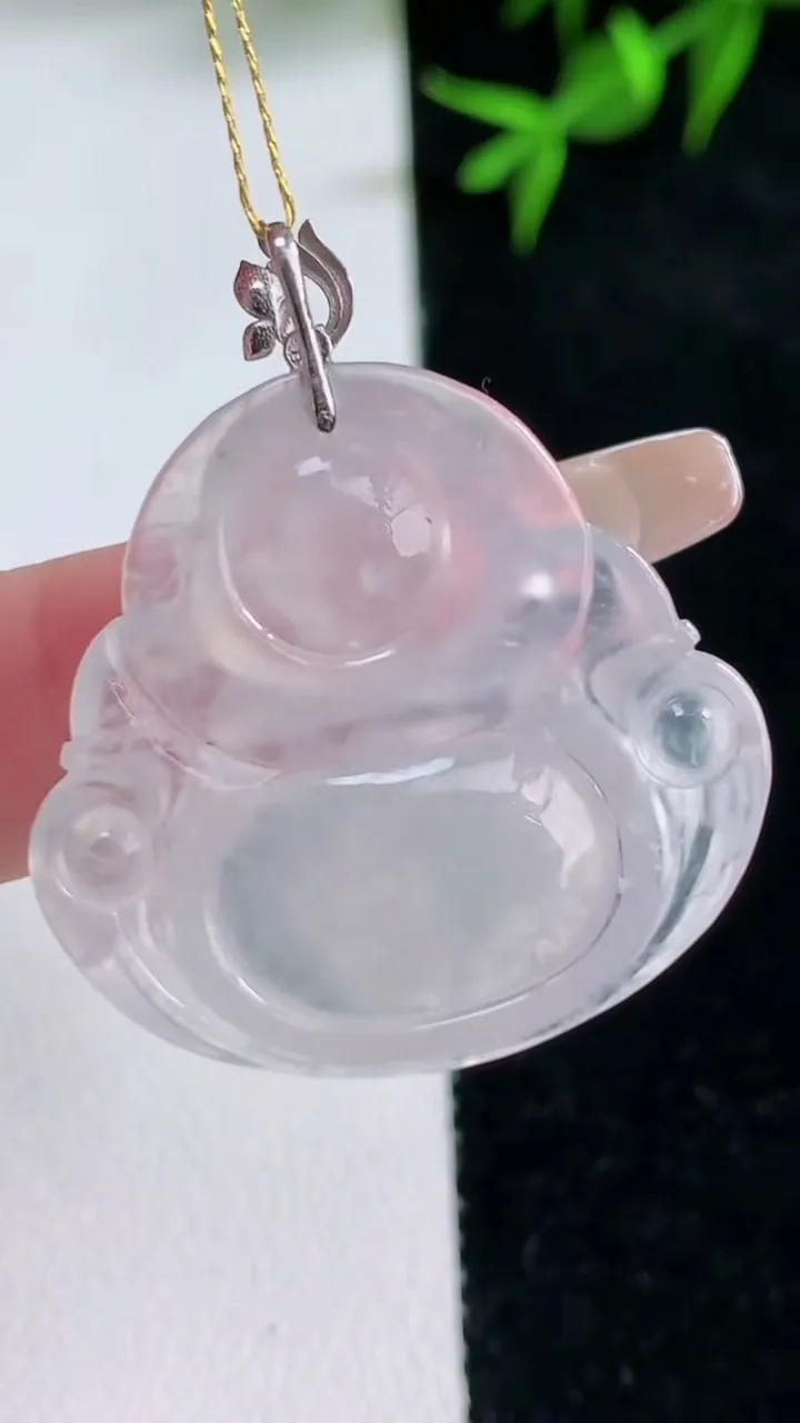 天然A货翡翠种白冰佛公吊坠，尺寸27.7-29-5.7，重量:7.44g
1月31日