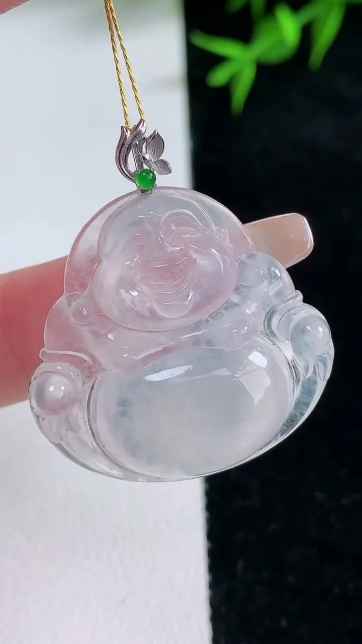 天然A货翡翠种白冰佛公吊坠，尺寸27.7-29-5.7，重量:7.44g
1月31日