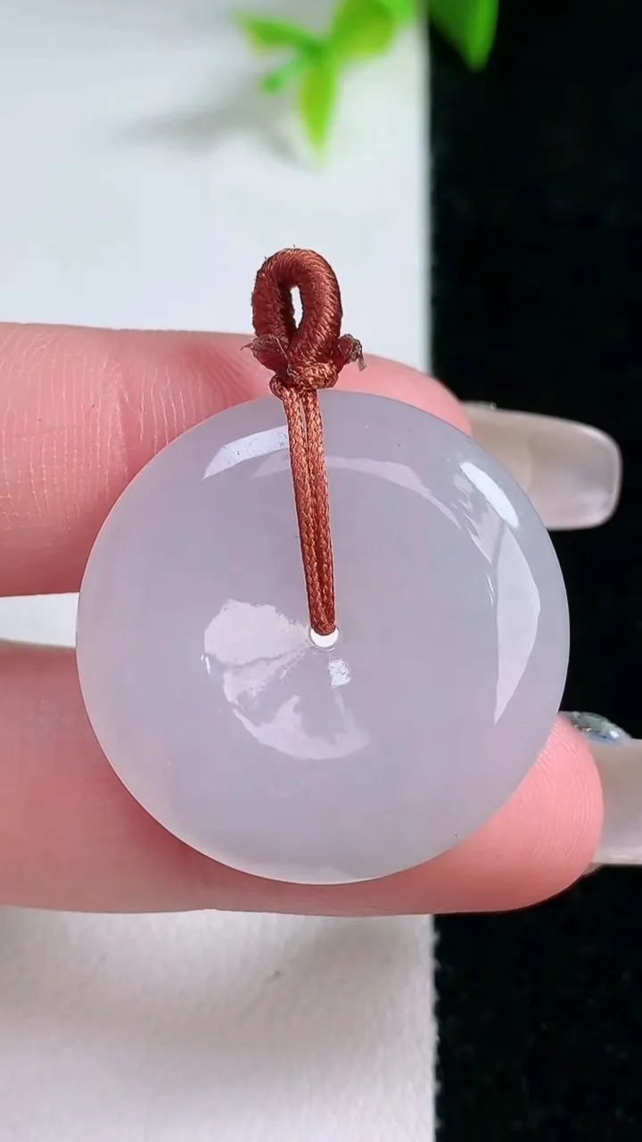 天然A货翡翠平安扣吊坠，尺寸27.3-5.4，重量:8.63g
1月30日