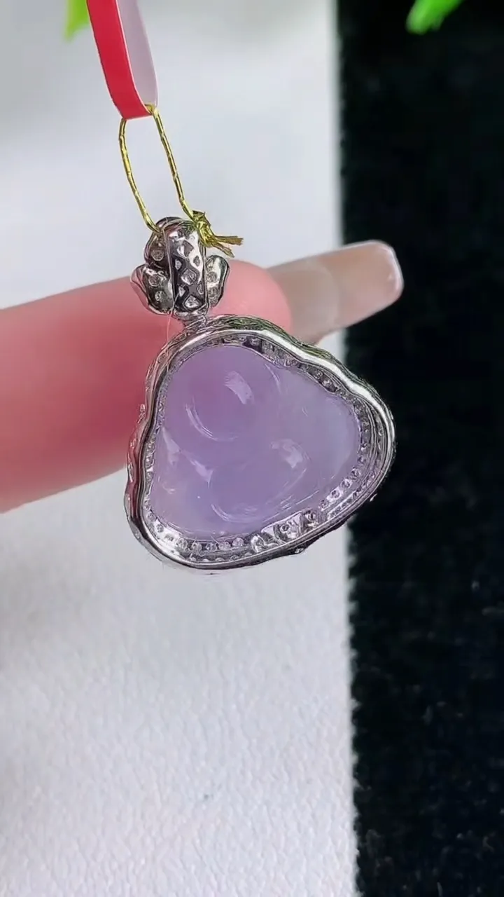 天然A货翡翠18K金紫罗兰佛公吊坠，尺寸22.8-17.5-8.5，裸石12.2-14重量:2.46g
1月30日