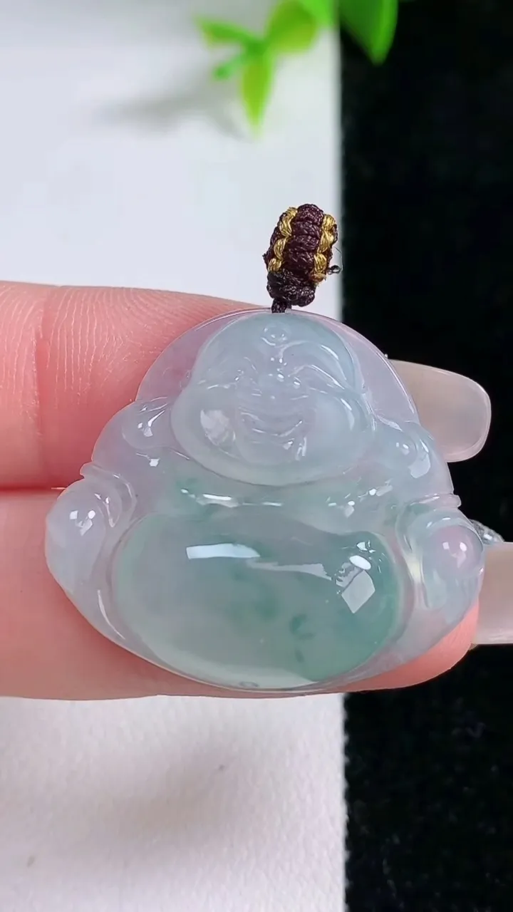 天然A货翡翠冰种飘花佛公吊坠，尺寸26.6-30.4-6.5，重量:7.93g
1月30日