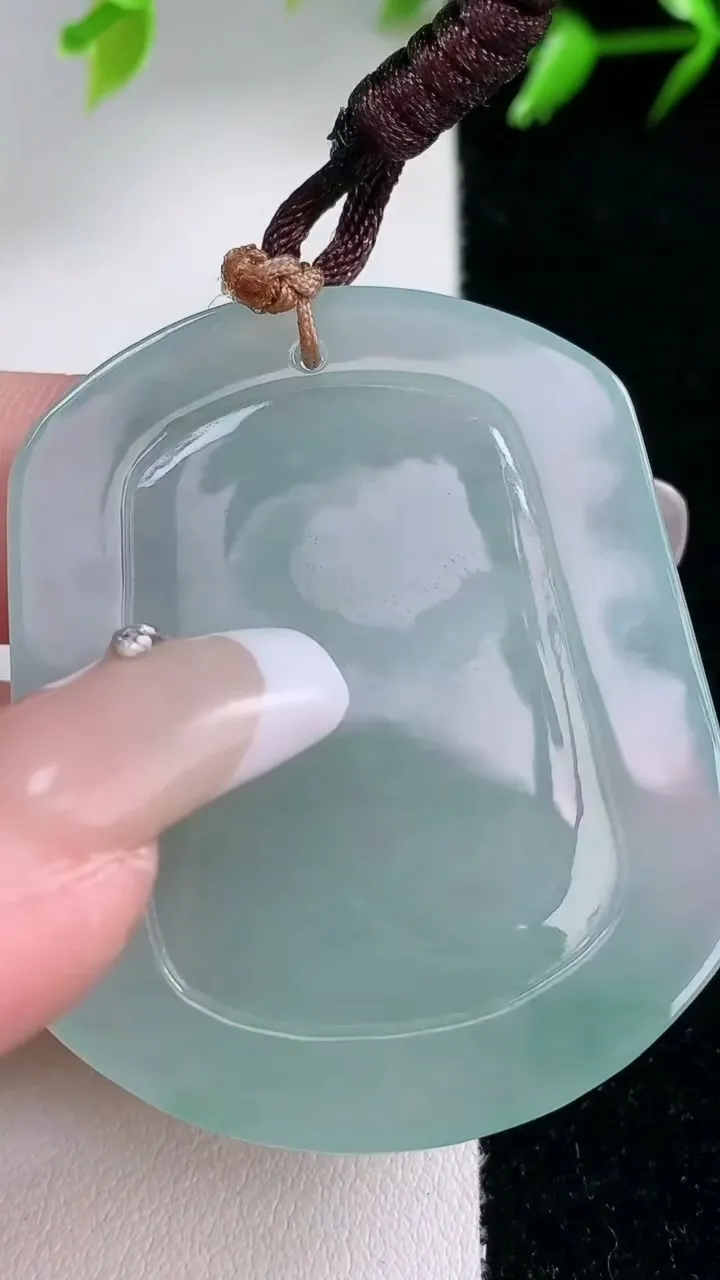 天然A货翡翠凤凰吊坠，尺寸46.8-39.2-5.2，重量:20.60g
1月30日