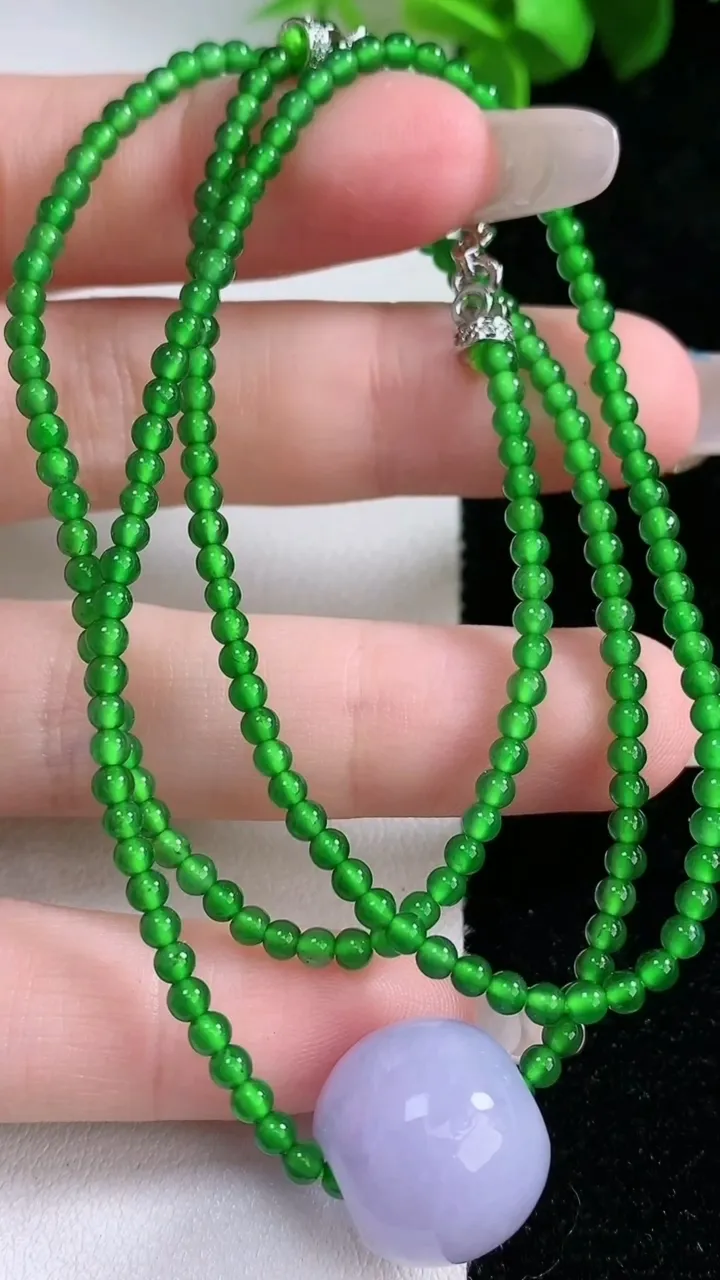 天然A货翡翠小米珠项链，尺寸3-15-12.6，重量:12.85g1月30日
工厂直销收藏佳品,种好