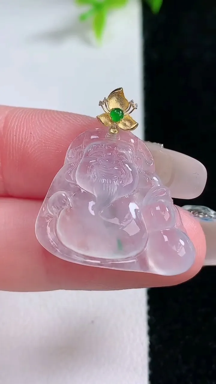 天然A货翡翠财神爷吊坠，尺寸21-24.2-5，重量:3.79g
1月30日