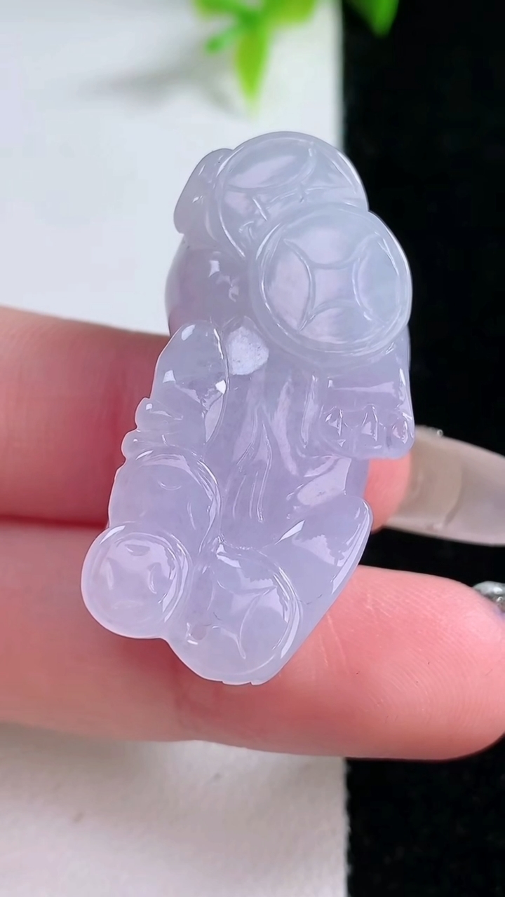 天然A货翡翠春带彩紫罗兰貔貅吊坠，尺寸35.5-15-17，重量:22.49g
1月30日