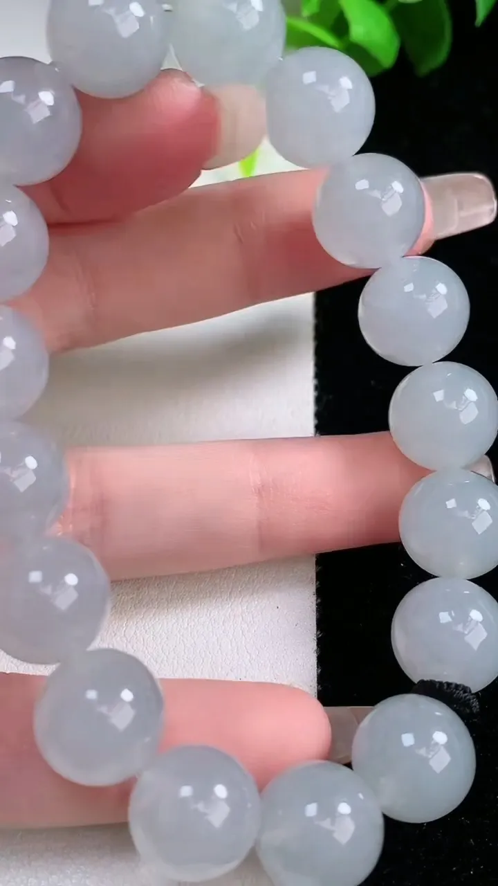 天然A货翡翠圆珠手串，尺寸12-17颗，重量:53.67g1月30日
工厂直销收藏佳品,种好水足，色