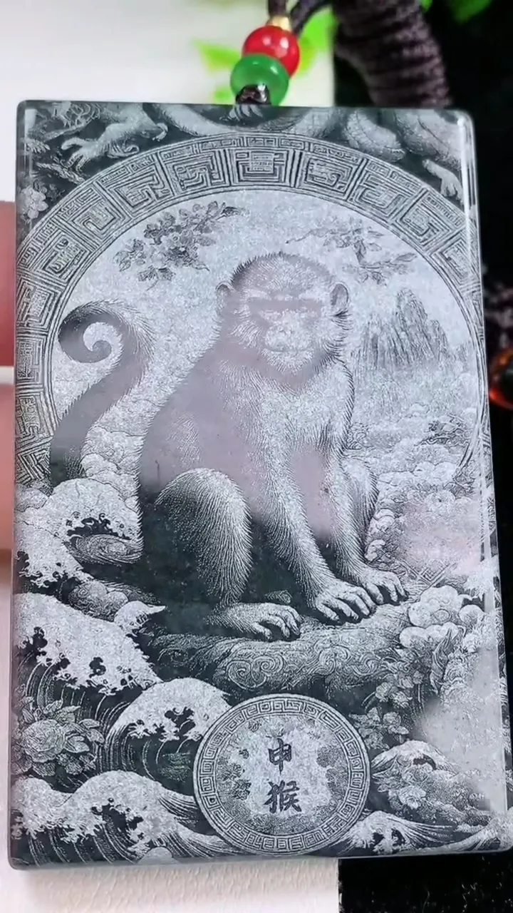 天然A货翡翠墨翠大日如来吊坠，尺寸68.2-43.2-7.2，重量:77.50g
1月30日