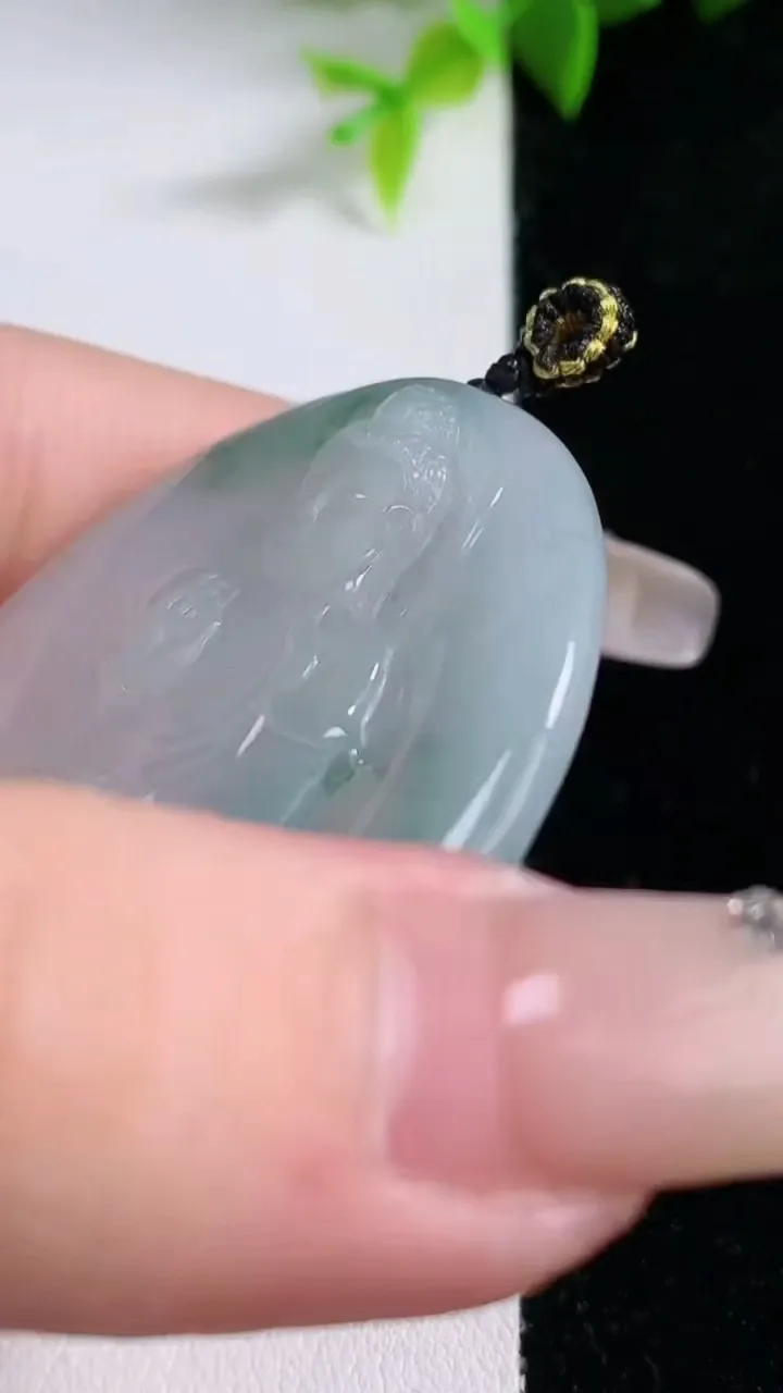 天然A货翡翠飘花阿弥陀佛吊坠，尺寸50.3-43-5.2，重量:22.20g
1月30日