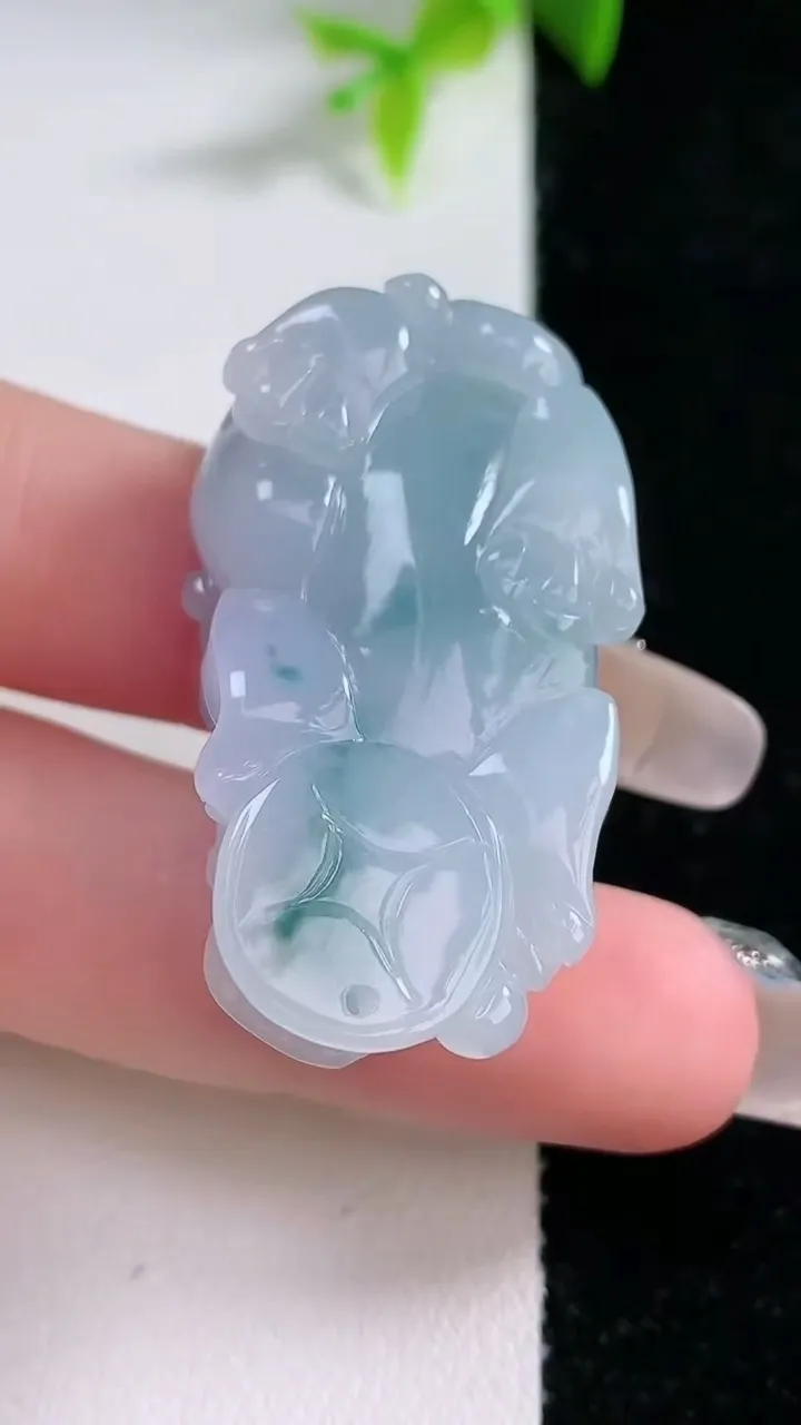 天然A货翡翠紫罗兰貔貅吊坠，尺寸38.6-21.8-11.3，重量:22.70g
1月30日