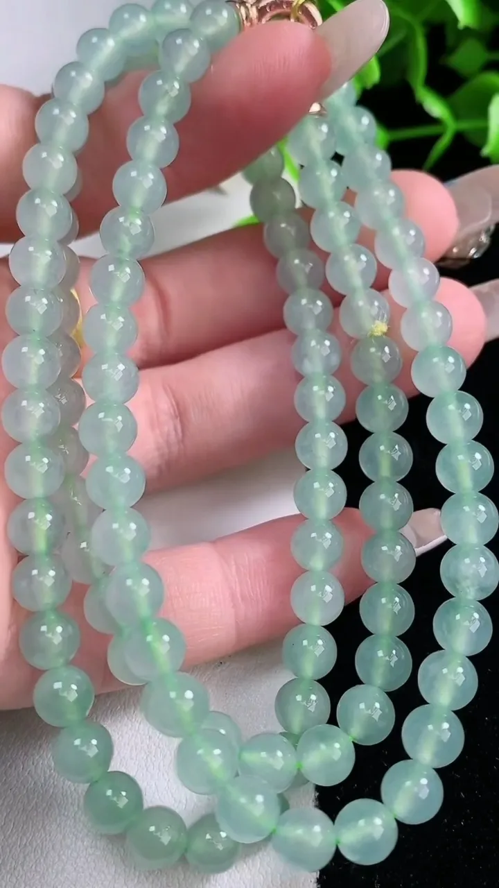 天然A货翡翠圆珠项链，尺寸6-108颗，重量:41.03g
1月30日