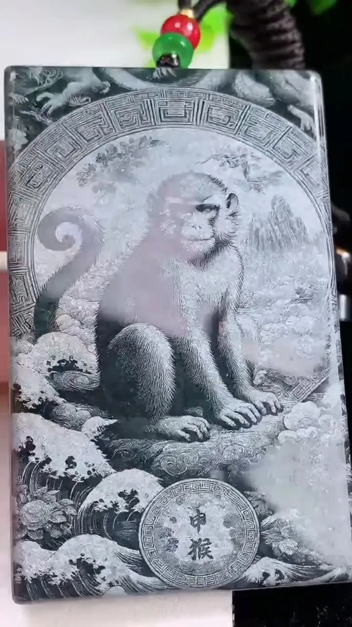 天然A货翡翠墨翠大日如来吊坠，尺寸68.2-43.2-7.2，重量:77.50g
1月30日