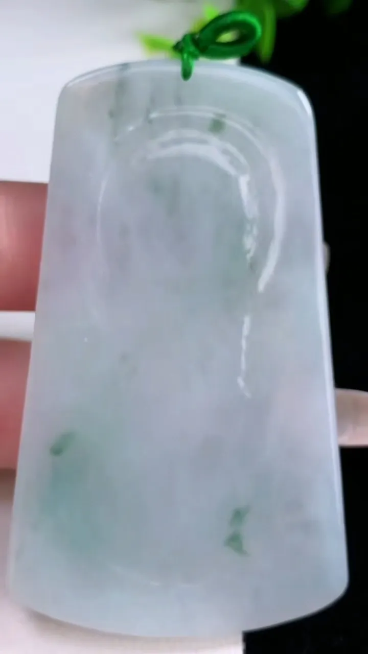 天然A货翡翠飘花祥龙阿弥陀佛吊坠，尺寸68.2-39.8-5，重量:32.93g
1月30日