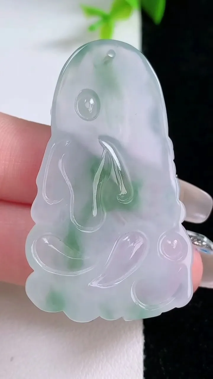 天然A货翡翠虚空藏菩萨吊坠，尺寸54.3-34-10.3，重量:15.77g
1月30日