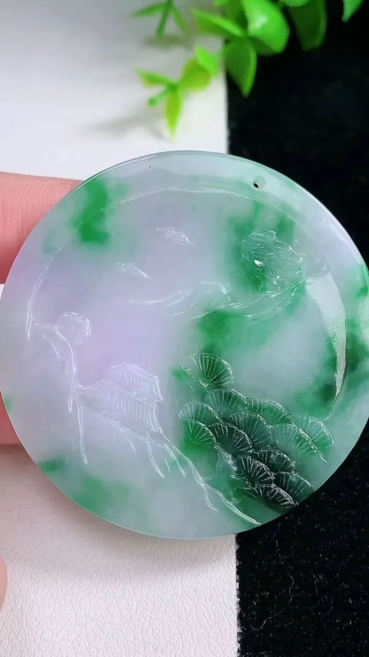 天然A货翡翠山水牌吊坠，尺寸53.6-6.6，重量:34.45g
1月30日