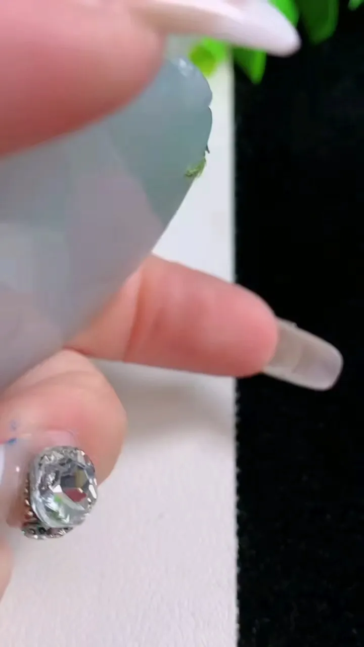 天然A货翡翠大日如来吊坠，尺寸53.6-6.3，重量:37.44g
1月30日