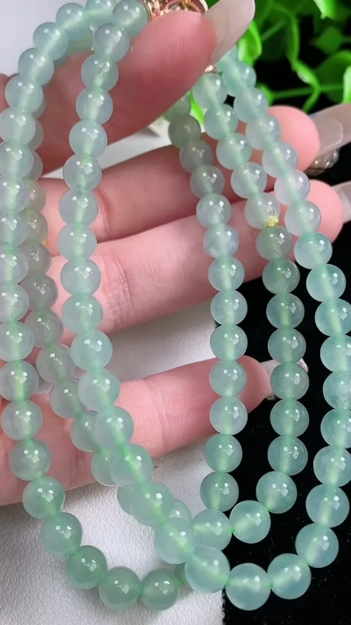 天然A货翡翠圆珠项链，尺寸6-108颗，重量:41.03g
1月30日