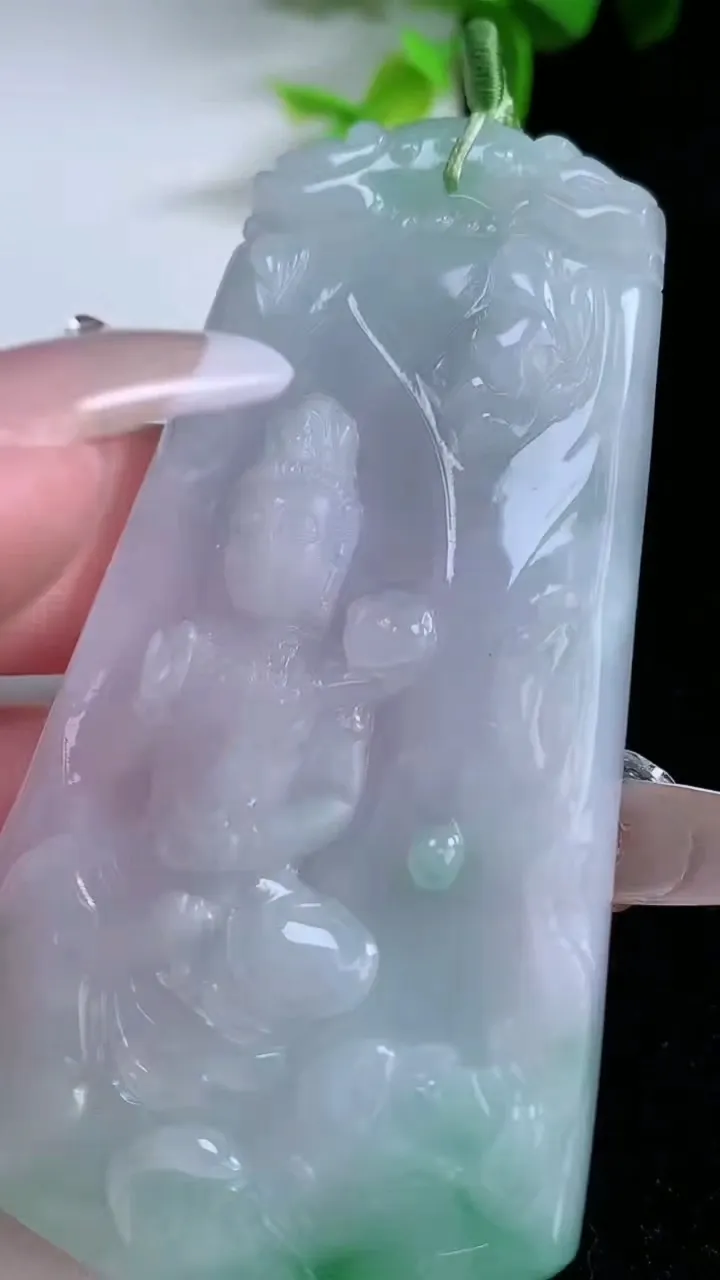 天然A货翡翠普贤菩萨吊坠，尺寸74.5-40.3-6.3，重量:39.90g
1月30日