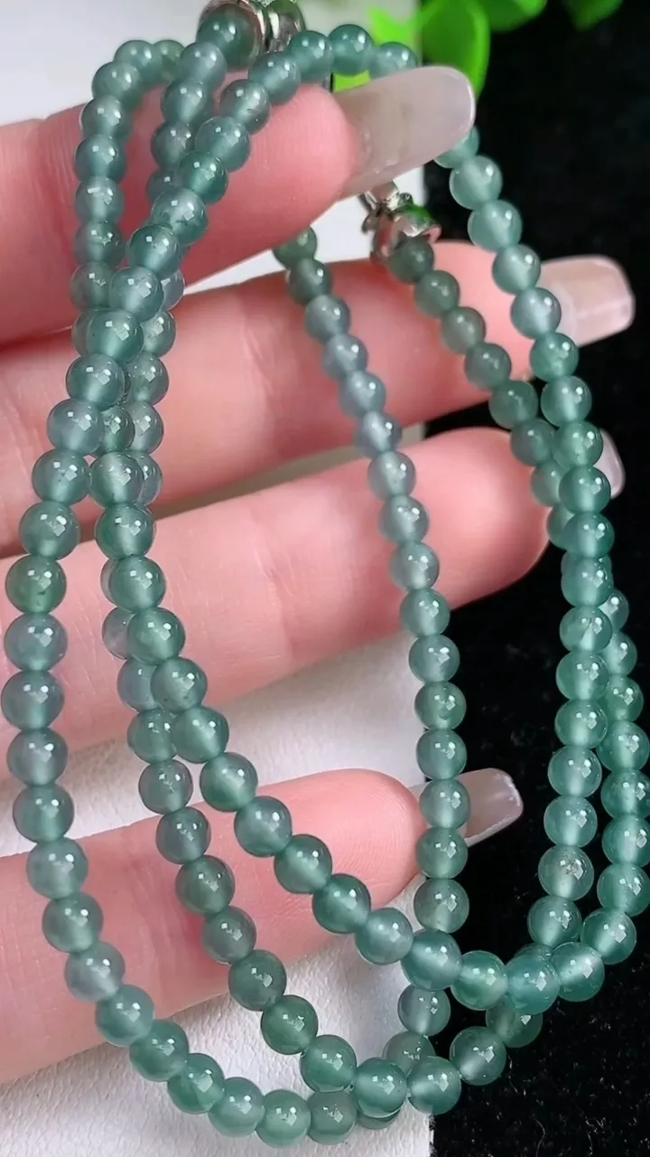 天然A货翡翠小米珠项链，尺寸3.7，重量:15.03g1月30日
工厂直销收藏佳品,种好水足，色泽均匀，有种有色，上手高大气！