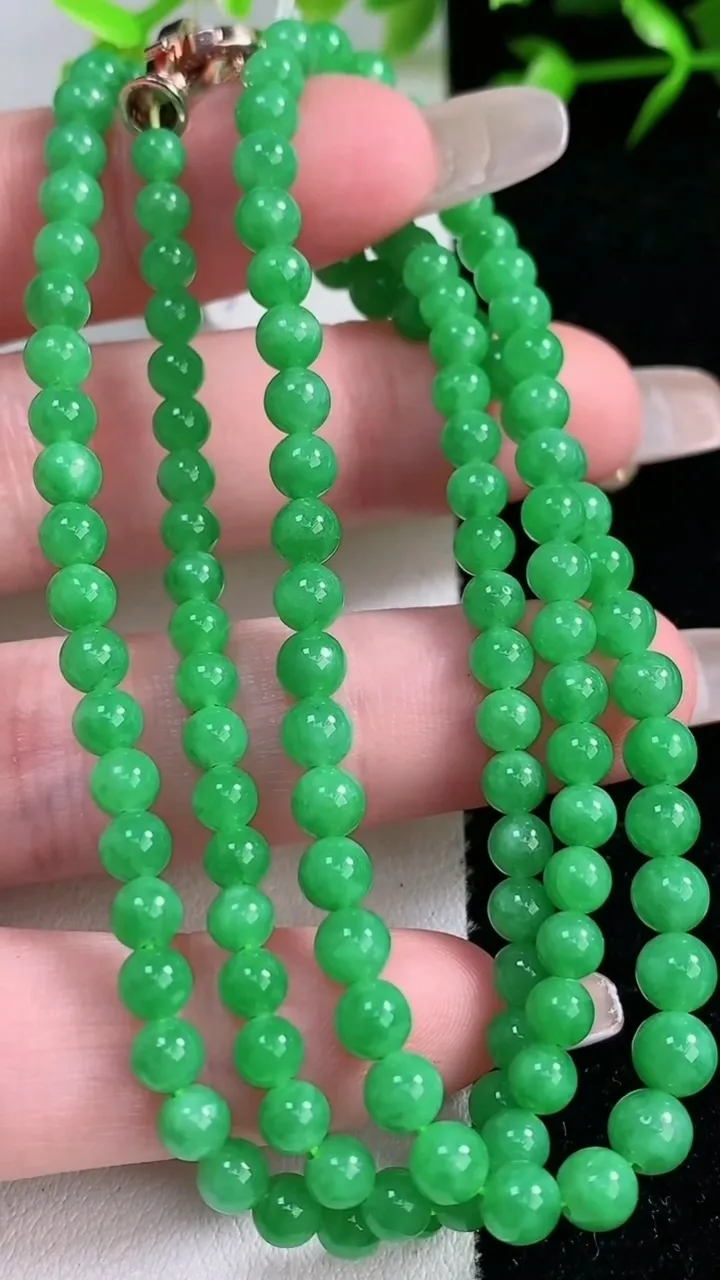 天然A货翡翠圆珠项链，尺寸5-130颗，重量:19.08g1月30日
工厂直销收藏佳品,种好水足，色
