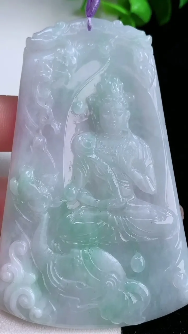 天然A货翡翠普贤菩萨吊坠，尺寸82.4-51.8-5，重量:46.29g
1月30日