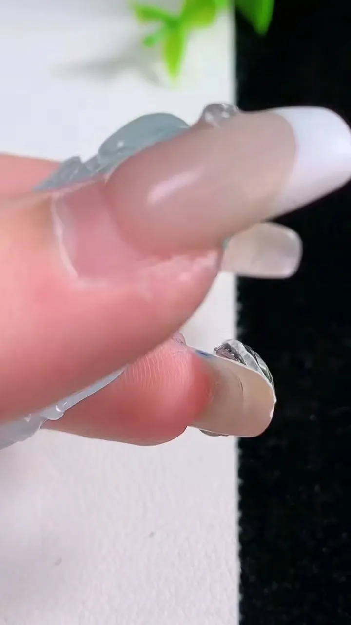 天然A货翡翠貔貅吊坠，尺寸34.8-17-12，重量:16.40g
1月30日