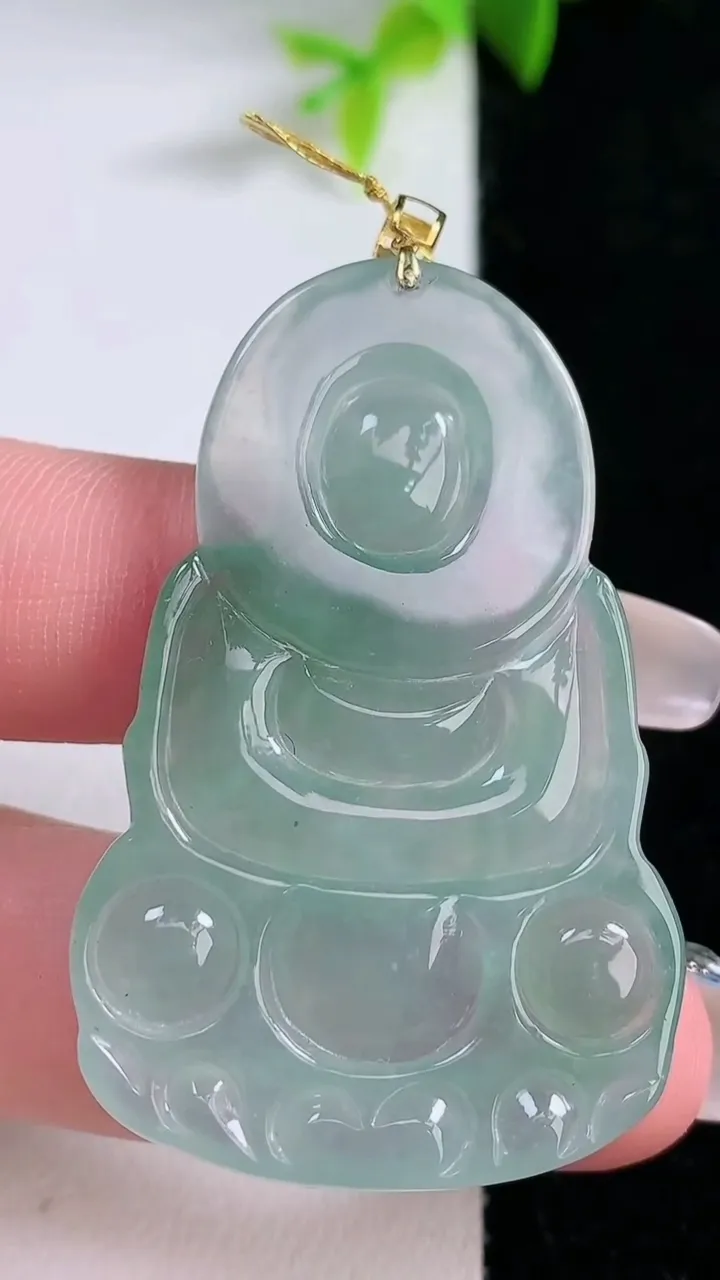 天然A货翡翠观音菩萨吊坠，尺寸46.5-30-4.3，重量:11.80g
1月30日