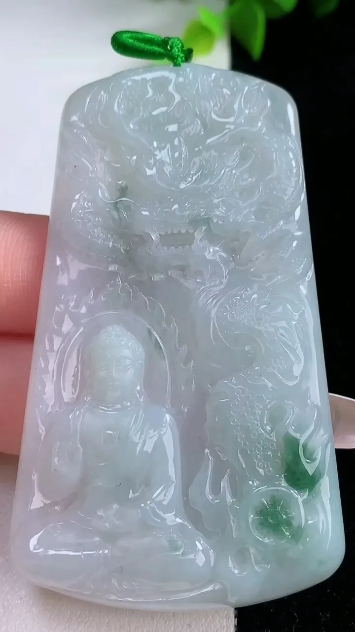 天然A货翡翠飘花祥龙阿弥陀佛吊坠，尺寸68.2-39.8-5，重量:32.93g
1月30日