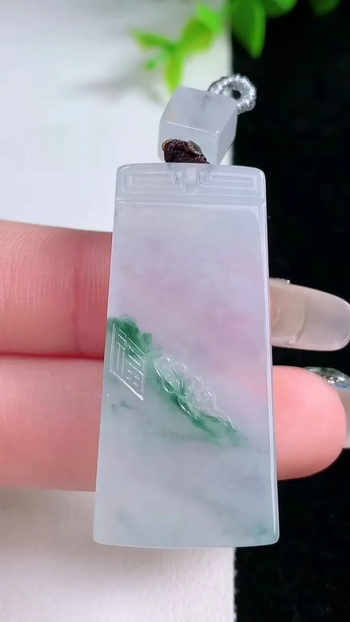 天然A货翡翠冰种飘花仿古无事牌吊坠，尺寸41-18.8-5，重量:13.34g
1月30日