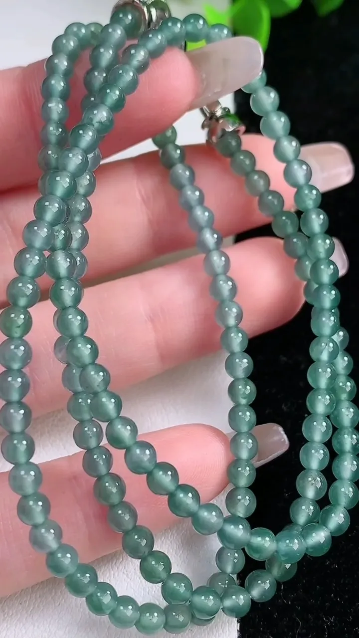 天然A货翡翠小米珠项链，尺寸3.7，重量:15.03g1月30日
工厂直销收藏佳品,种好水足，色泽均匀，有种有色，上手高大气！