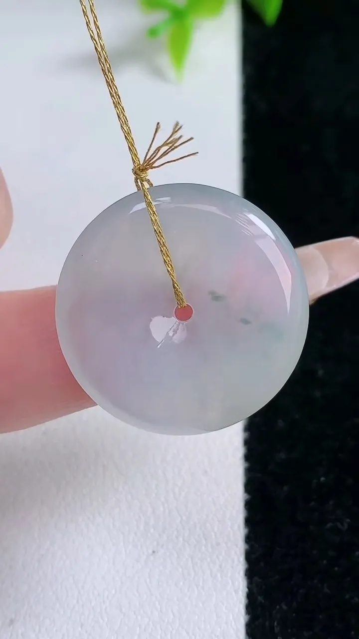 天然A货翡翠飘花平安扣吊坠，尺寸25.3-4，重量:6.32g
1月30日