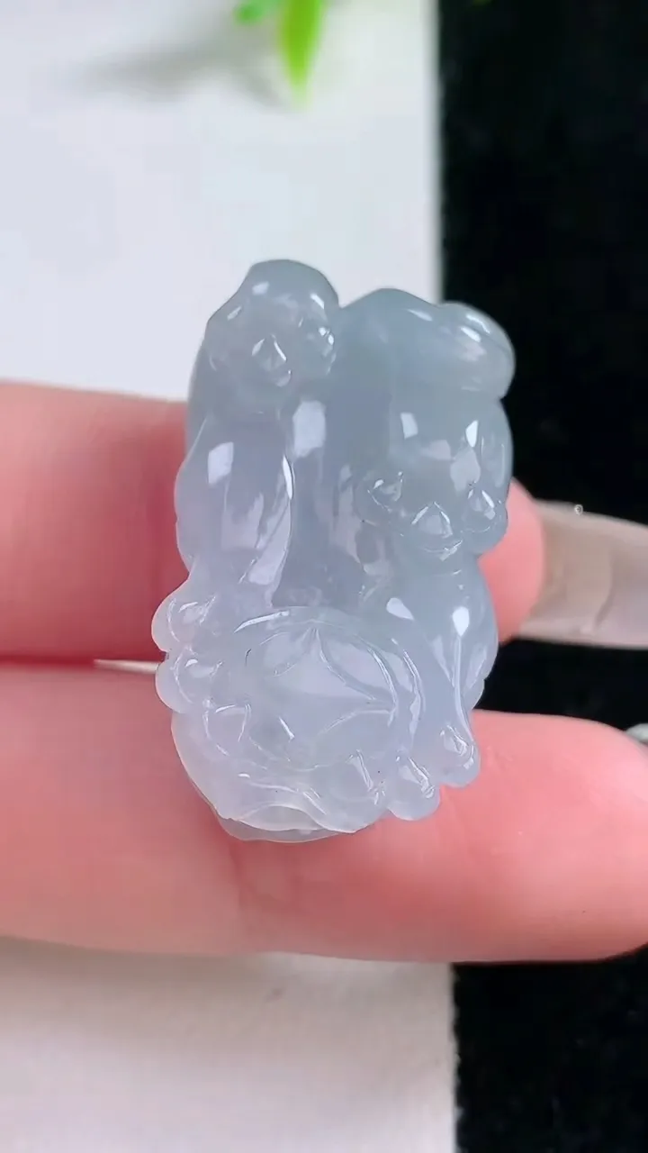 天然A货翡翠紫罗兰貔貅吊坠，尺寸29.5-17.4-11.8，重量:12.20g
1月30日