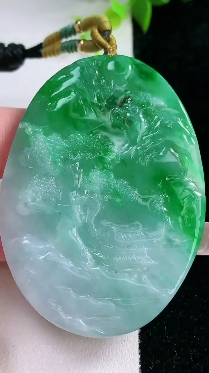 天然A货翡翠山水牌吊坠，尺寸59.8-43-6.9，重量:41.61g
1月30日