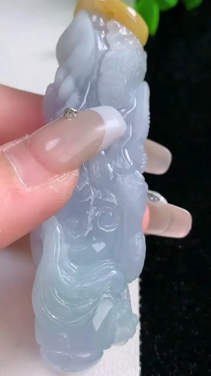 天然A货翡翠紫罗兰降魔杵吊坠，尺寸77-21.7-12.3，重量:43.31g
1月30日