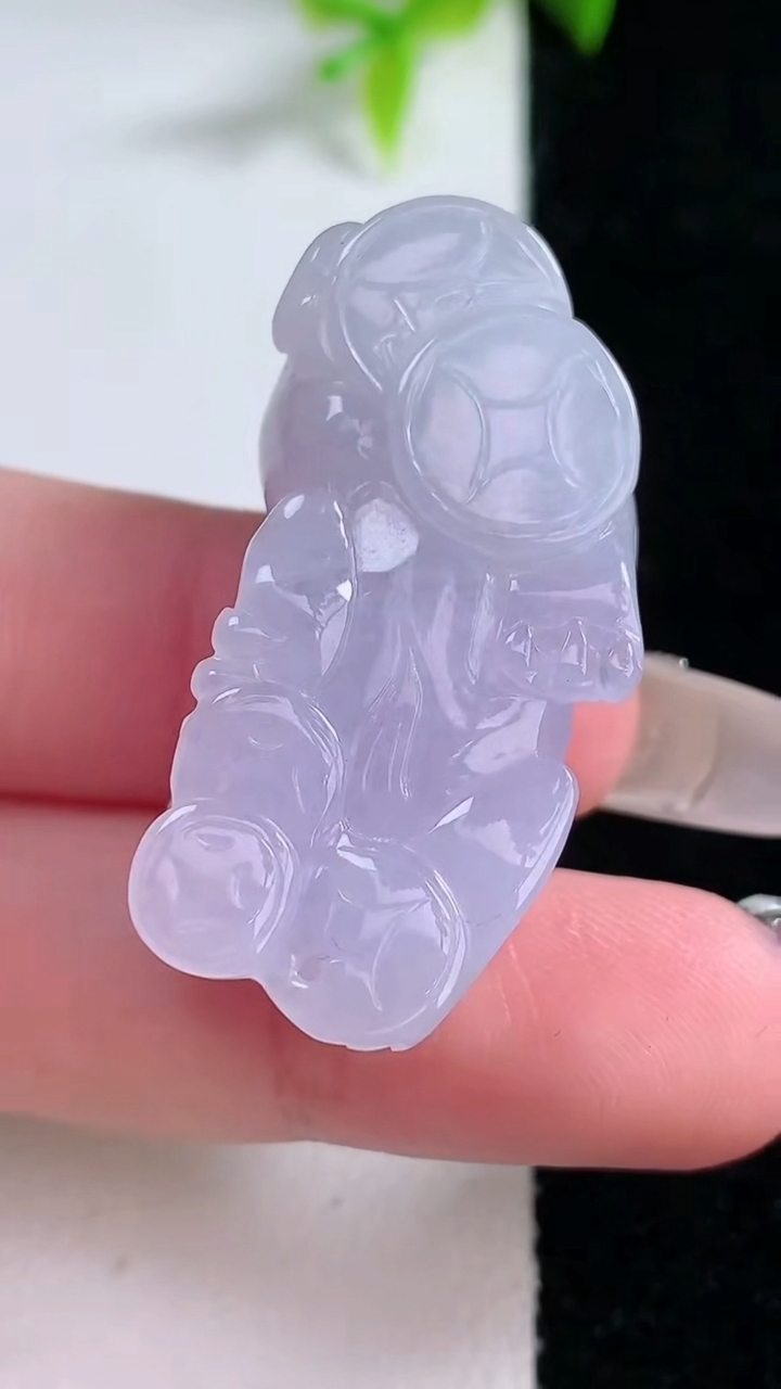 天然A货翡翠春带彩紫罗兰貔貅吊坠，尺寸35.5-15-17，重量:22.49g
1月30日