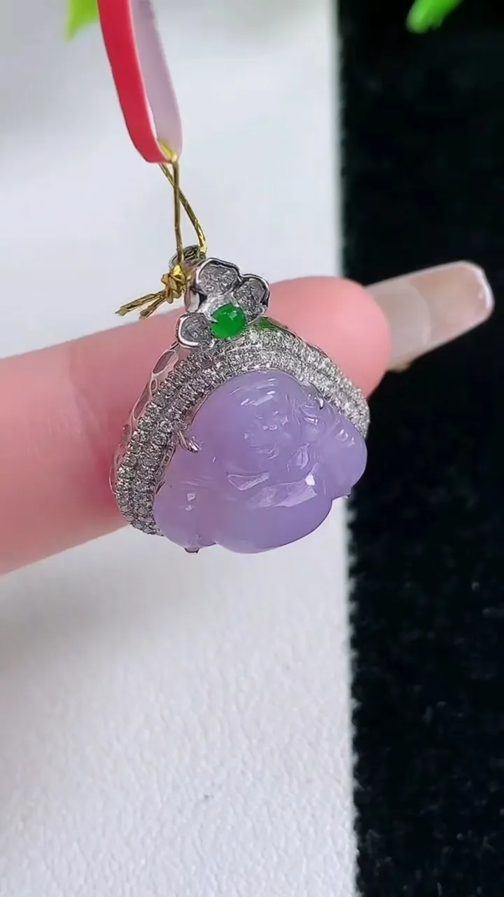 天然A货翡翠18K金紫罗兰佛公吊坠，尺寸22.8-17.5-8.5，裸石12.2-14重量:2.46g
1月30日