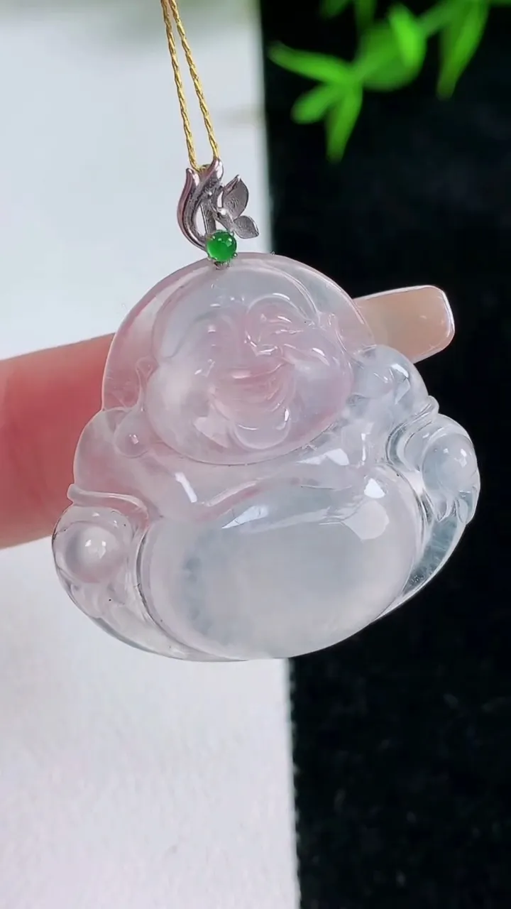 天然A货翡翠种白冰佛公吊坠，尺寸27.7-29-5.7，重量:7.44g
1月31日