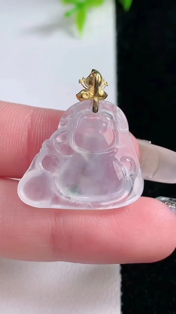 天然A货翡翠财神爷吊坠，尺寸21-24.2-5，重量:3.79g
1月30日