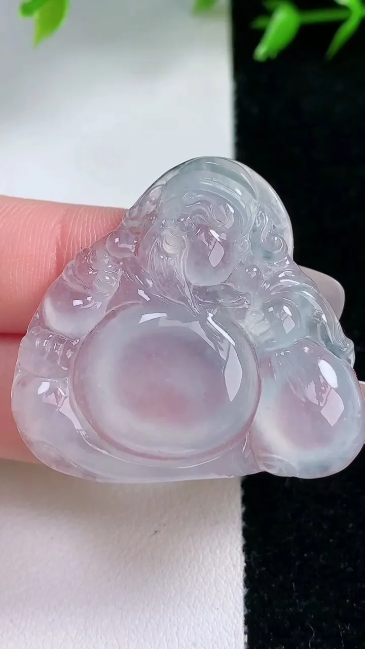 天然A货翡翠种白冰财神爷吊坠，尺寸34.8-38-6.3，重量:14.78g
1月30日