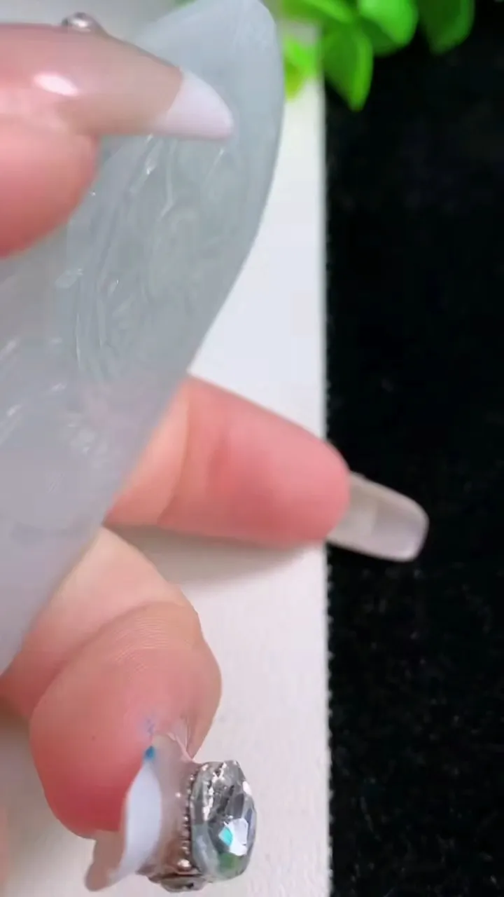 天然A货翡翠文殊菩萨吊坠，尺寸69-47.6-7，重量:41.84g
1月30日