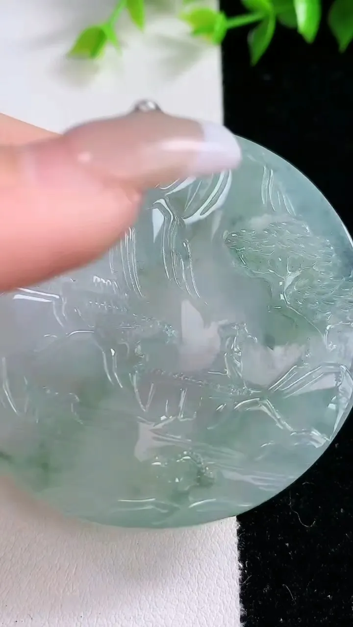 天然A货翡翠牌吊坠，尺寸56-5.5，重:34.09g
1月31日